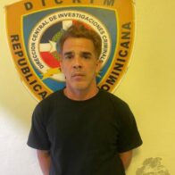 Hombre se entrega tras ser señalado por provocar la muerte de su suegra y herir su pareja en La Vega