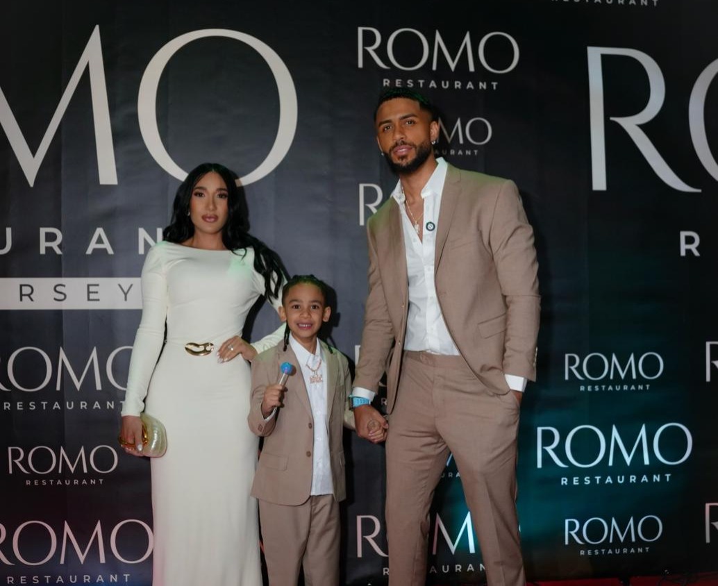 DJ Adoni se lanza como empresario gastronómico con la inauguración de “Romo Restaurant”