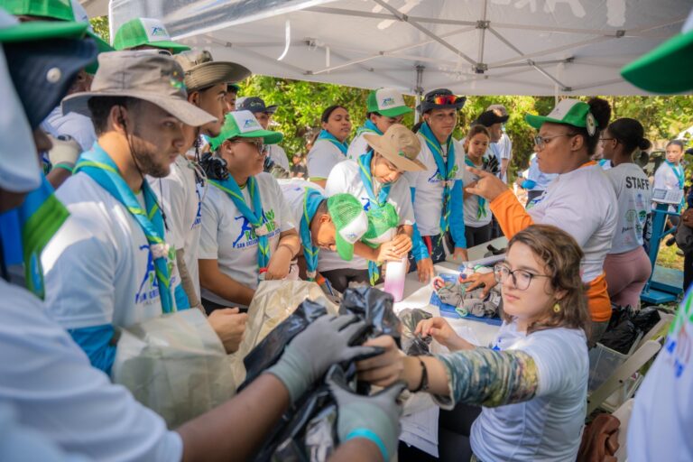 RD se consolida como referente ambiental con la jornada “Plogging Salvando los Manglares 2025” en Nigua