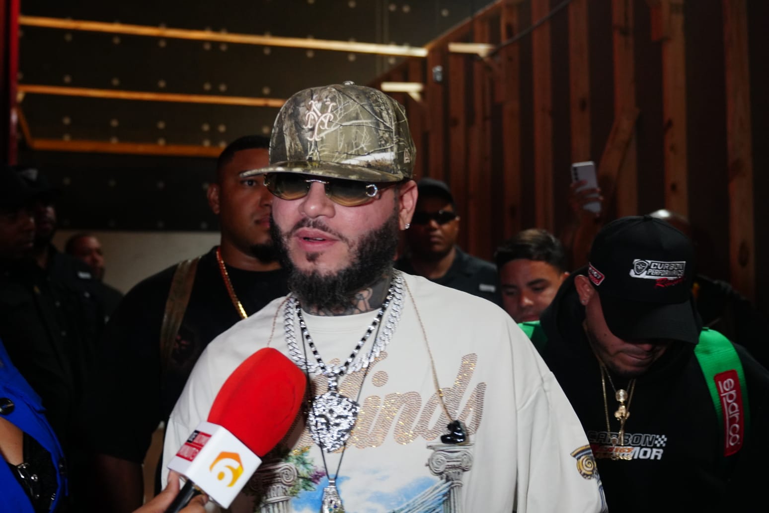 Farruko rompe La Casa de Alofoke 2 con un concierto a otro nivel