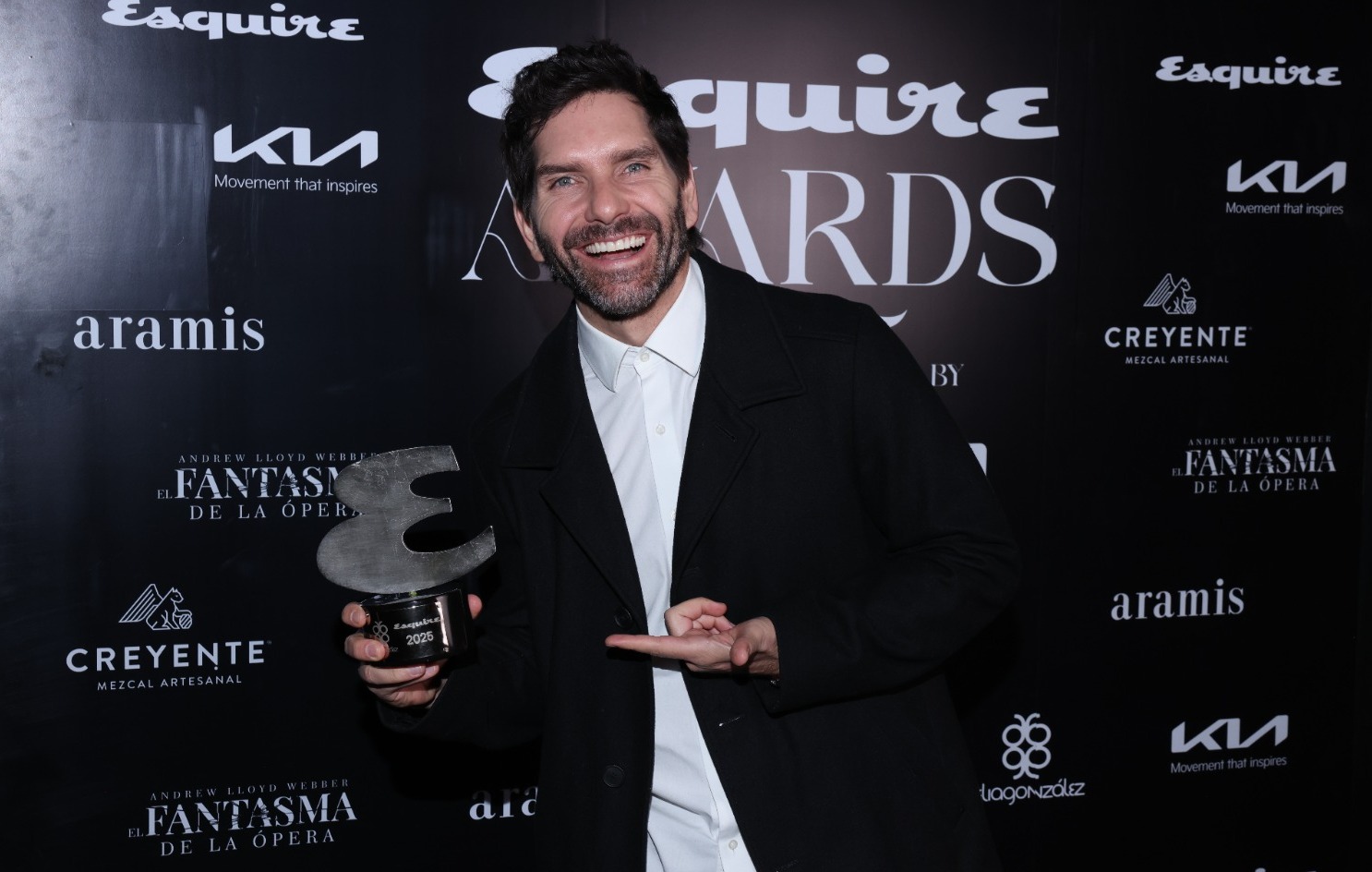 Revista Esquire premia a Arap Bethke en los "Esquire Awards 2025"