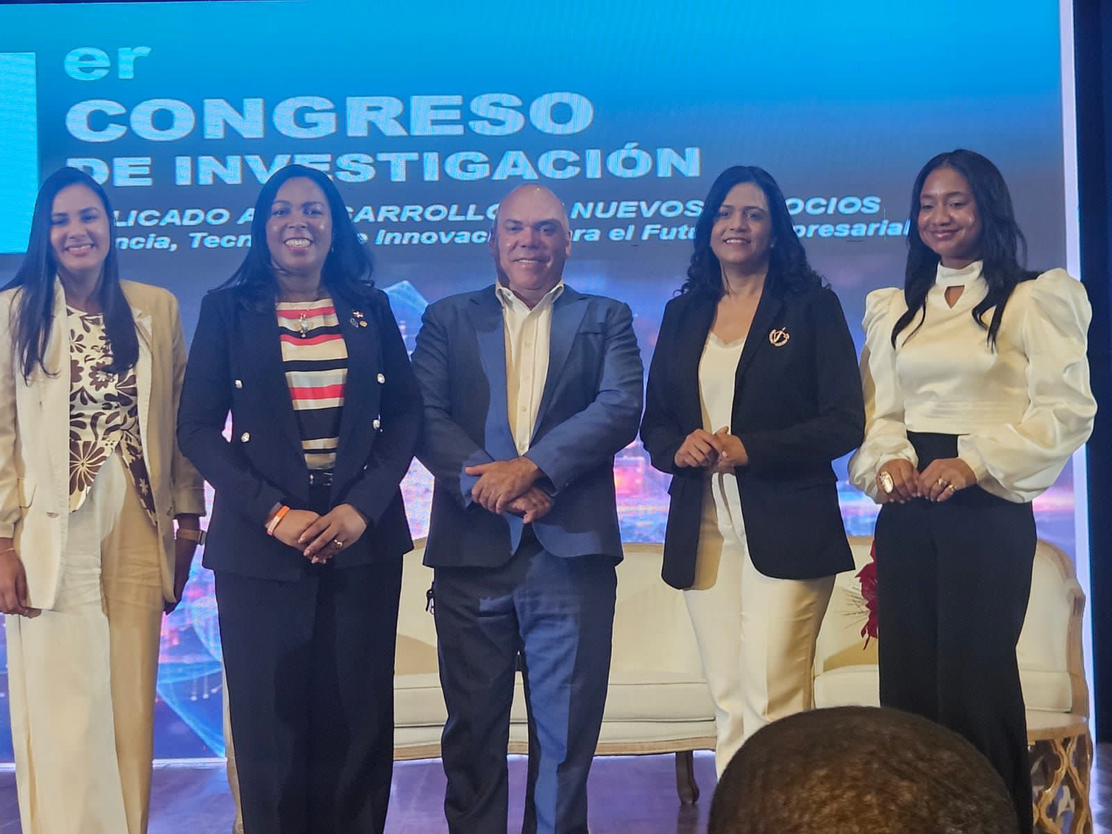 Maribel Lorenzo expone visión innovadora en el Primer Congreso de Investigación Aplicada al Desarrollo de Nuevos Negocios