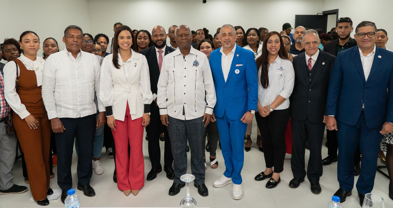 Diputada Patricia Núñez impulsa oportunidades educativas para jóvenes de Santo Domingo Norte con encuentro en UNISNORTE