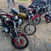 PN y Ministerio Público apresan joven y ocupan pistola ilegal y varias motocicletas en allanamientos en Santiago
