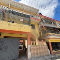 Propietario de la vivienda dice no escuchó problemas antes del doble homicidio en Brisas del Este