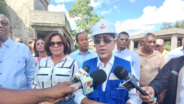 Infraestructura Escolar reinicia construcción de Liceo Experimental y extensión UASD en Bayaguana