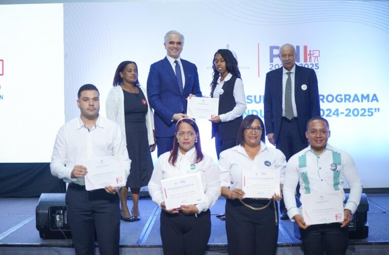 5,412 nuevos docentes serán incorporados al sistema educativo dominicano tras superar periodo probatorio