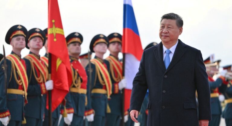 Rusia y China destacan alto nivel de cooperación militar durante visita alto cargo a Moscú