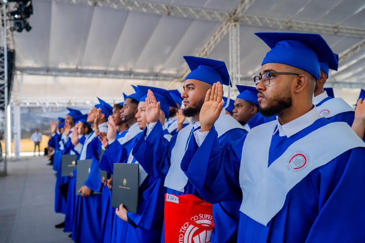 ITSC gradúa 645 nuevos técnicos superiores