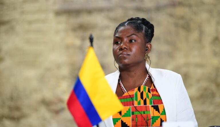 Vicepresidenta colombiana Francia Márquez dice que no hay pruebas de que tenga vínculos con disidentes