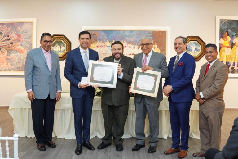 Ministerio de Cultura entrega premios anuales de Literatura e Historia