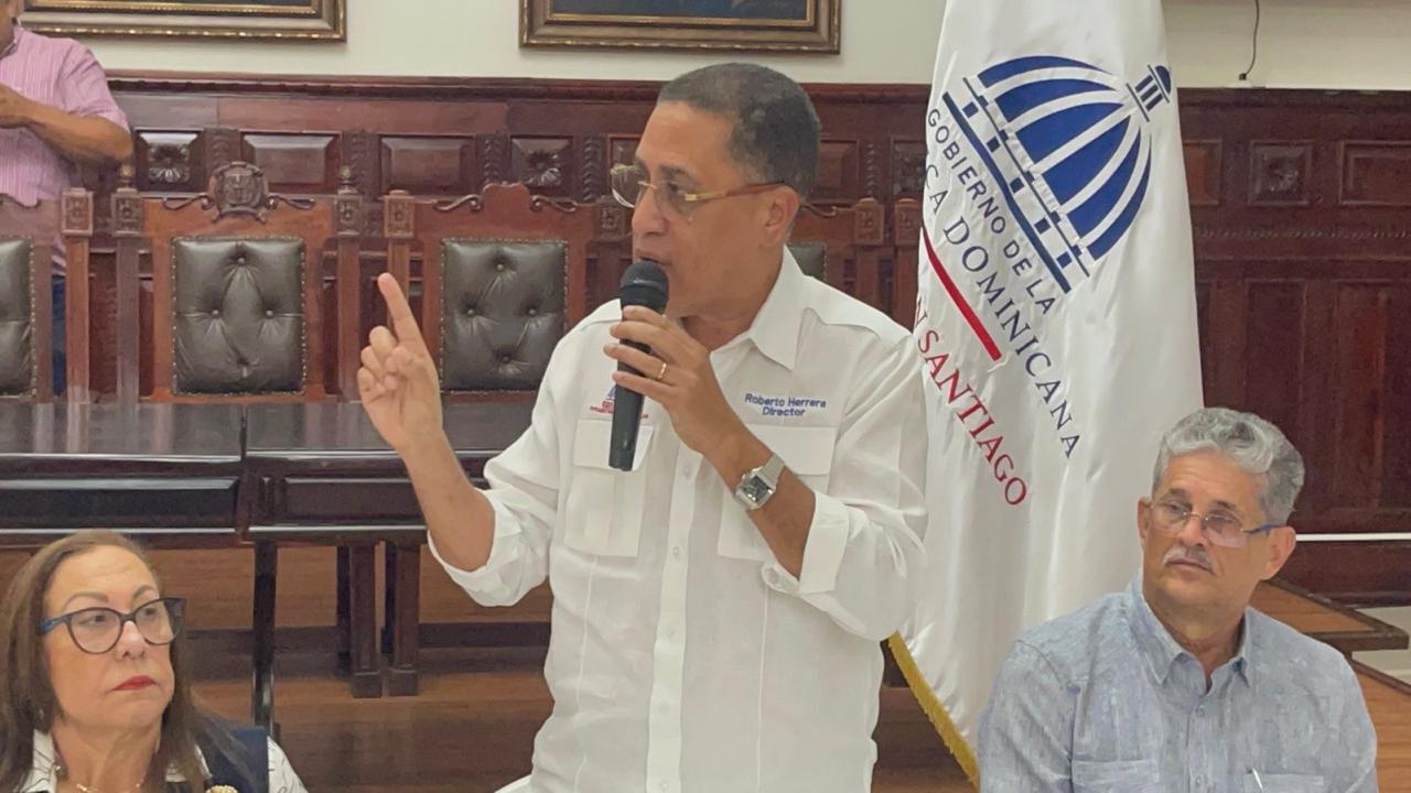 Director asegura que en Santiago Infraestructura Escolar trabajará “sin vacaciones” para completar 2,000 aulas antes de fin de año