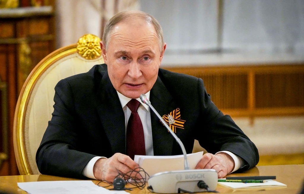 Putin firma ley que aumenta en más del doble impuestos por ingresos a agentes extranjeros