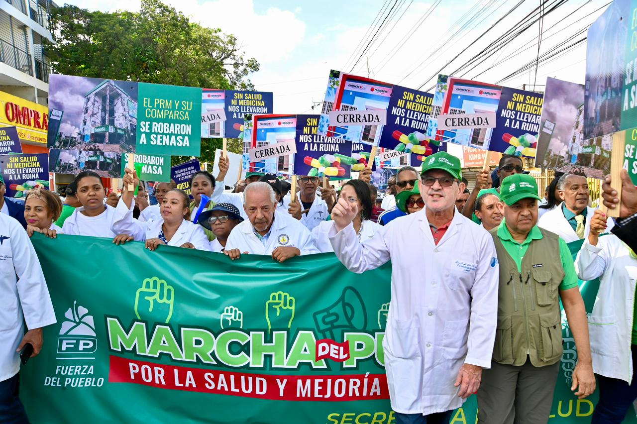 Leonel Fernández encabeza la Marcha del Pueblo en reclamo de soluciones nacionales
