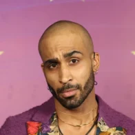 Caramelo aconseja a Michael Flores sobre el amor dentro de un reality show