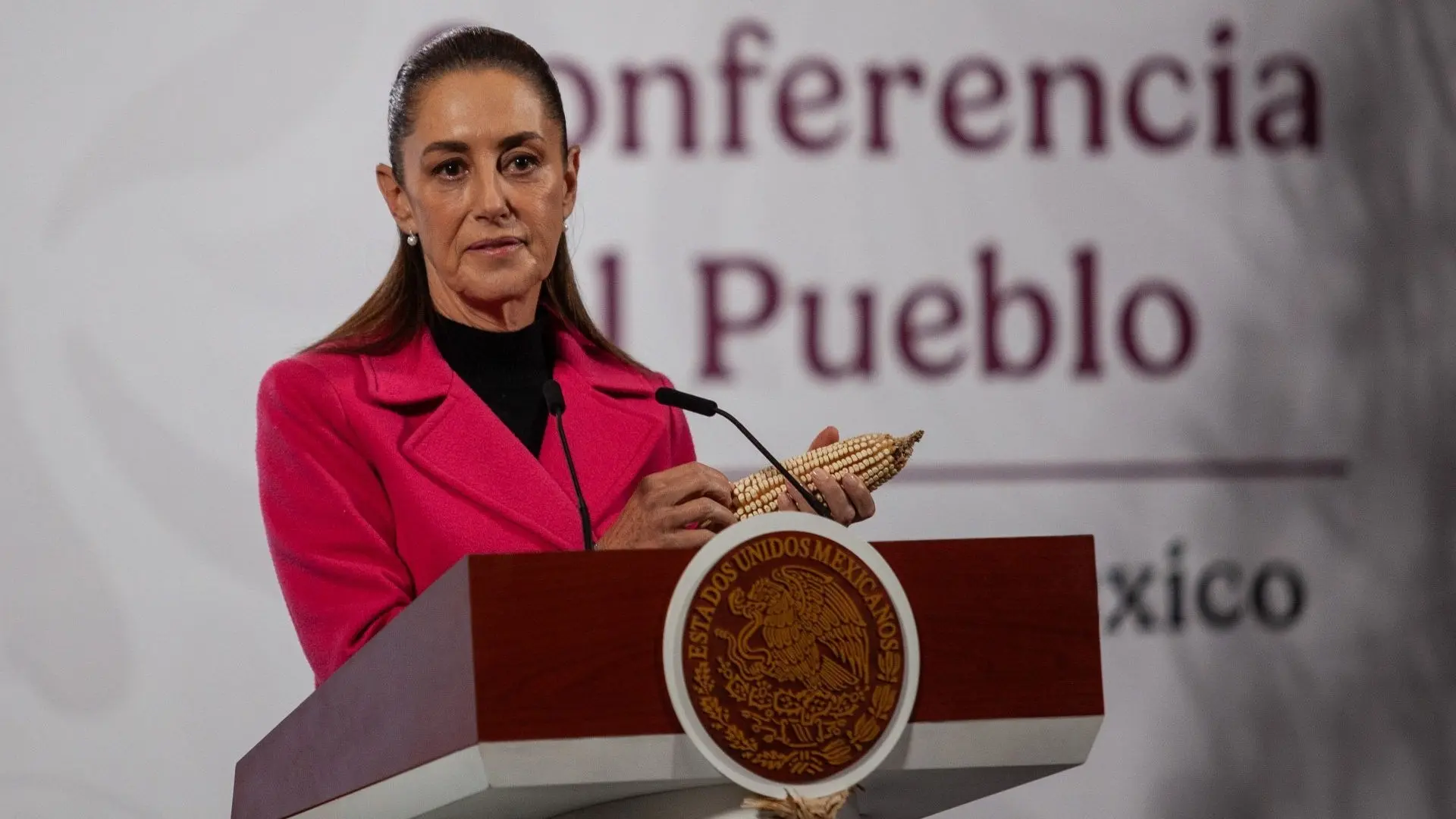 Sheinbaum subraya que "queda descartada" una intervención militar de EE.UU. en México