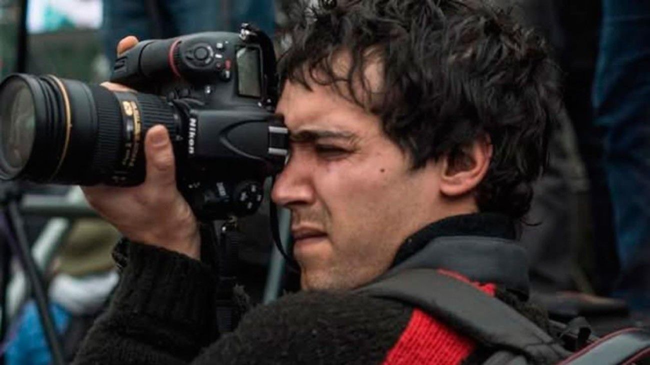 Fotoperiodista Grillo sale de UCI ocho meses después del disparo de un gendarme argentino