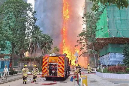 Incendio a gran escala en un vecindario de Hong Kong deja al menos 4 muertos y 8 heridos