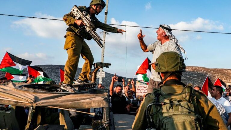 Israel encarcela sin cargos a un renombrado activista palestino del Valle del Jordán