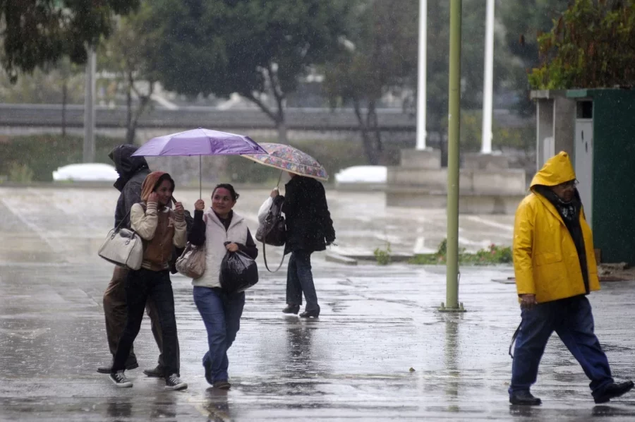 Pronostican vaguada frontal con posibles lluvias débiles