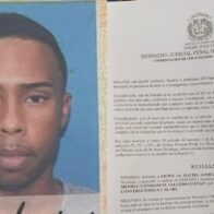 Emite orden de captura contra hombre que abandonó el país hacia EE. UU. tras vender terreno con documentos falsos