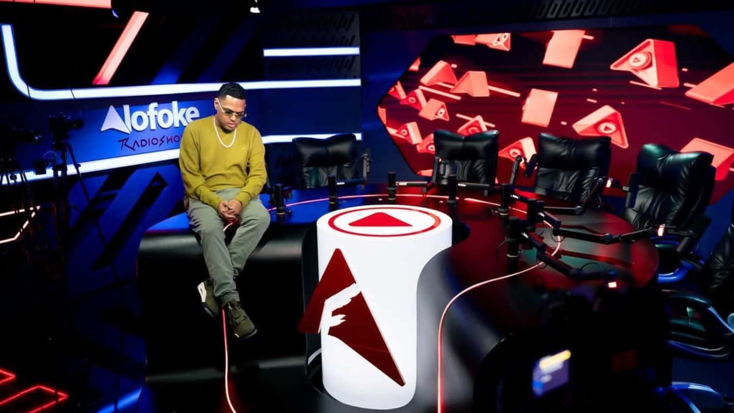 Santiago Matías anuncia regreso a la cabina y cambios en los integrantes de Alofokeradioshow