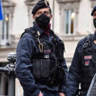 Desmantelan red nigeriana de narcotráfico que usaba "mulas" para meter droga en Italia