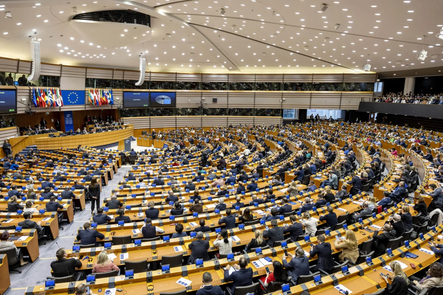 El Parlamento europeo da luz verde a los 946,1 millones para apoyar a España tras la dana
