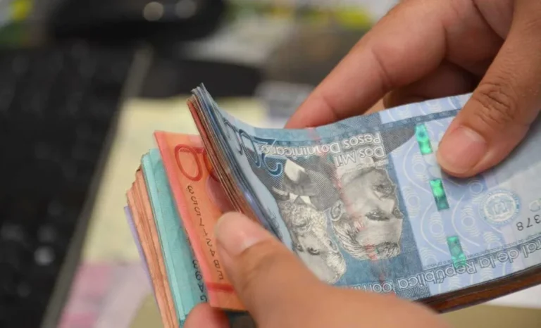Dinero en efectivo.