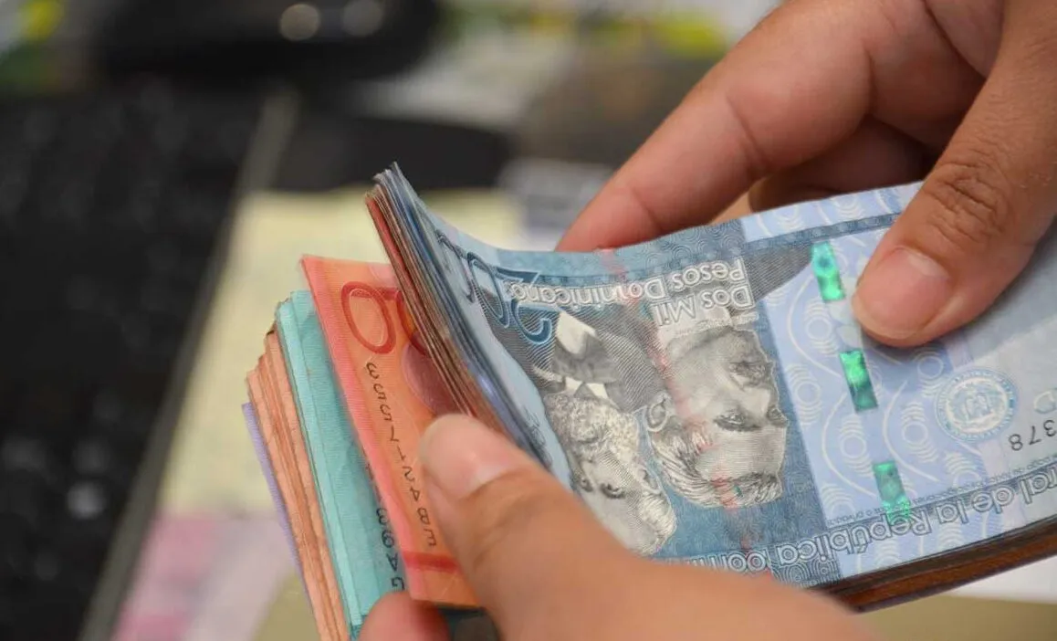 Dinero en efectivo.