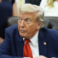 Trump quiere que el nuevo estadio de la NFL en Washington lleve su nombre, según ESPN