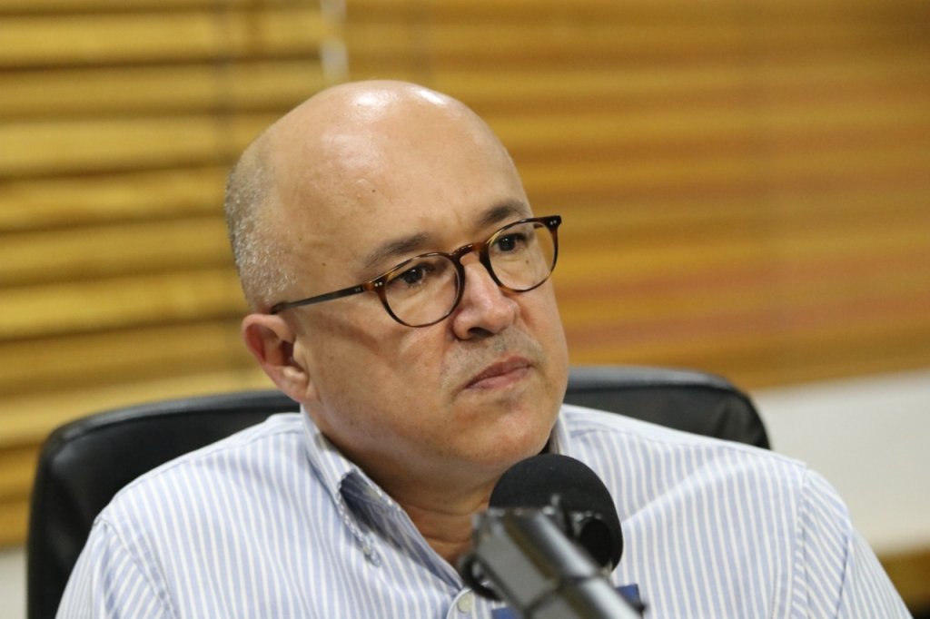Domínguez Brito atribuye apagón nacional a “negligencia” del Gobierno
