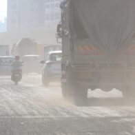 Elevan a 13 los muertos en un accidente en la India por la niebla en plena contaminación