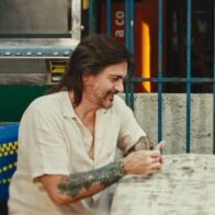 Juanes lanza 'Muérdeme', un nuevo sencillo de cumbia caribeña junto a Bomba Estéreo