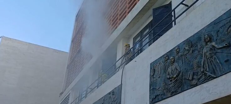Se registra pequeño incendio en la Cámara de Diputados; fue controlado sin afectar al personal