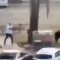 Ciudadano desarma a uno de los atacantes durante tiroteo en Bondi Beach, Sídney