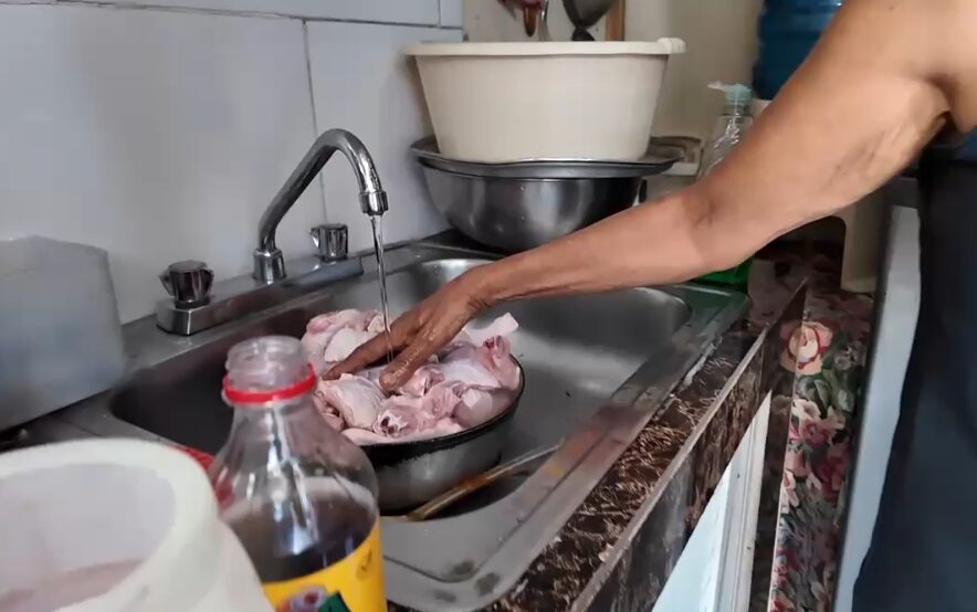 Escasez de pollo y altos precios en mercados de la capital