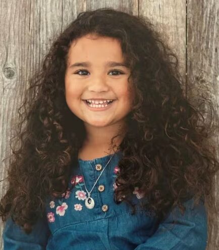 Madre de niña desaparecida desde octubre en California es arrestada por su asesinato