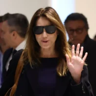 Carla Bruni anuncia que ha concluido su tratamiento contra el cáncer de mama