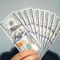 Dólar.
