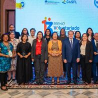 Ernesto Ríos recibe galardón Influencer Solidario 2025 en el Premio Nacional Voluntariado Solidario
