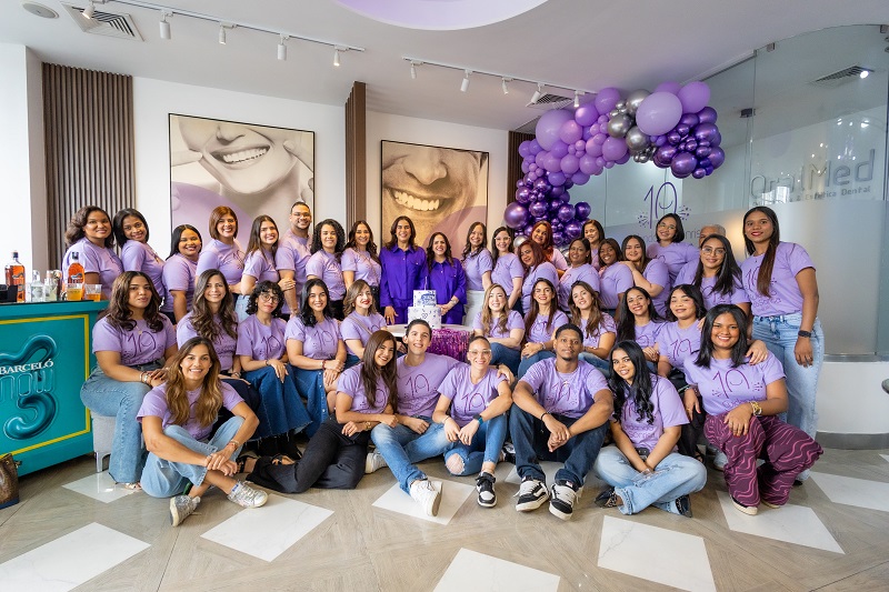 OralMed celebra una década transformando sonrisas 
