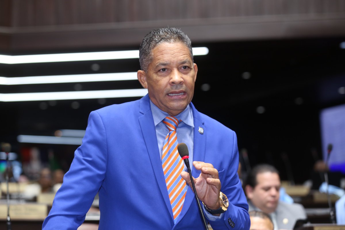 Diputado Eugenio Cedeño resalta desarrollo inmobiliario de Bayahíbe tras inauguración de nuevo parqueo