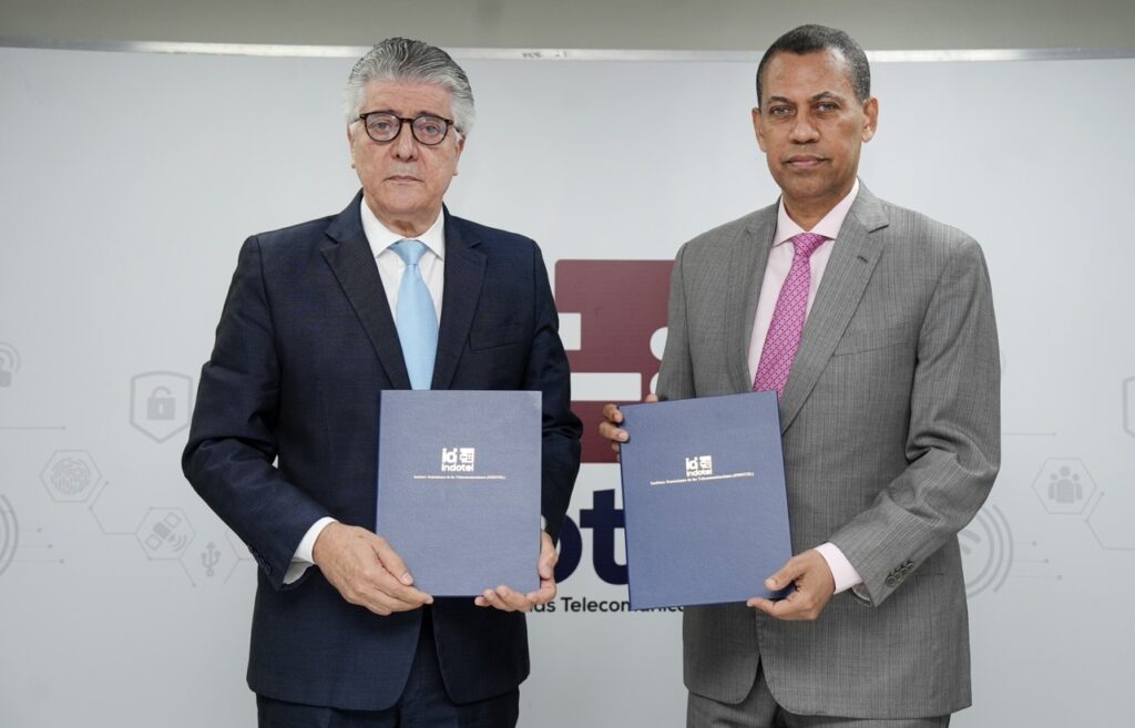 Indotel y Onaprep firman convenio de colaboración para instalar salas digitales en 6 centros penitenciarios