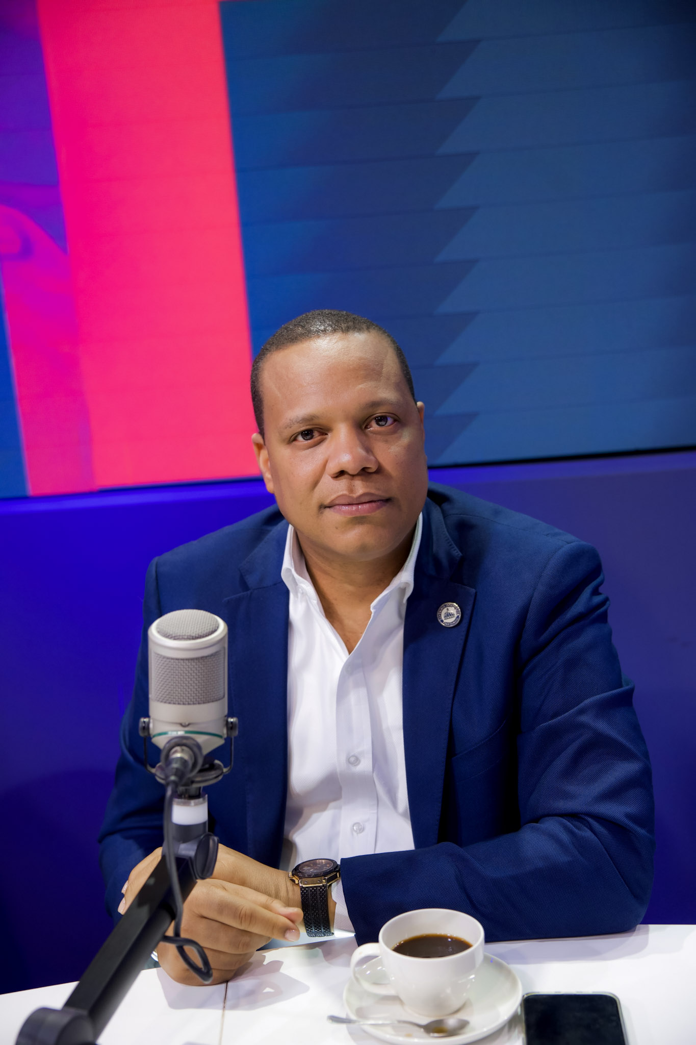 Eddy Alcántara advierte sobre el "comercio irregular chino" y la evasión fiscal