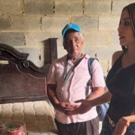 Verónica Batista se defiende tras críticas por mostrar ayuda a personas de escasos recursos