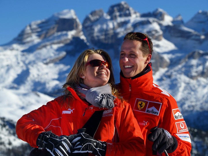 “Extraño a Michael, está aquí, pero de forma diferente”, afirma la esposa de Schumacher a 12 años del accidente que cambió sus vidas