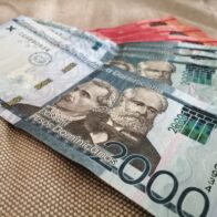 Pesos dominicanos.