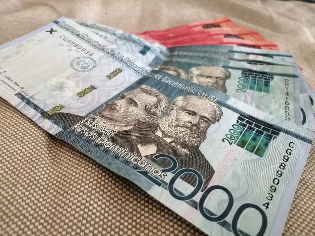 Pesos dominicanos.
