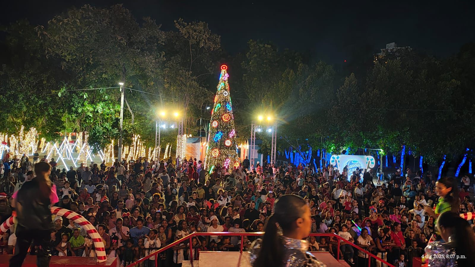 Más de 400 mil personas visitaron Villa Navidad este 25 de diciembre